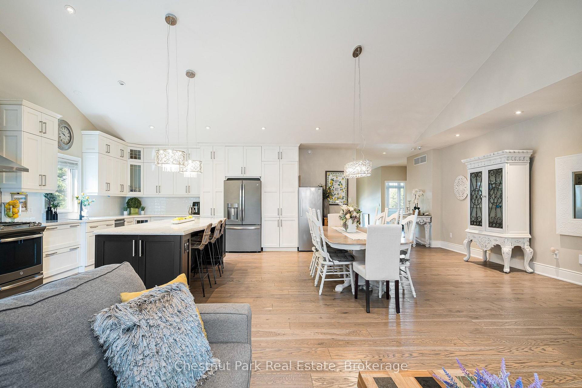 5 Bedroom Single Family Home/House's Image 11