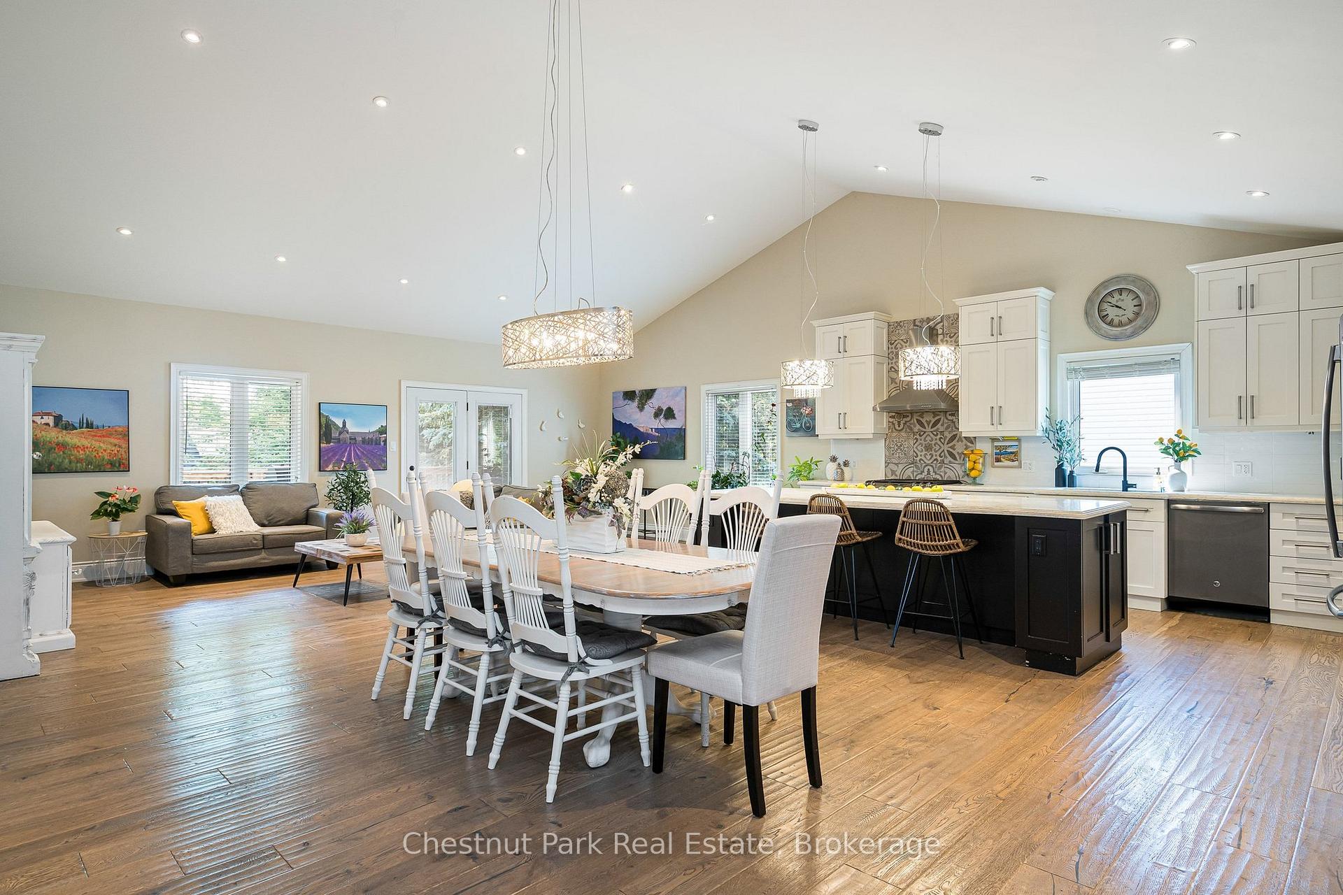 5 Bedroom Single Family Home/House's Image 8