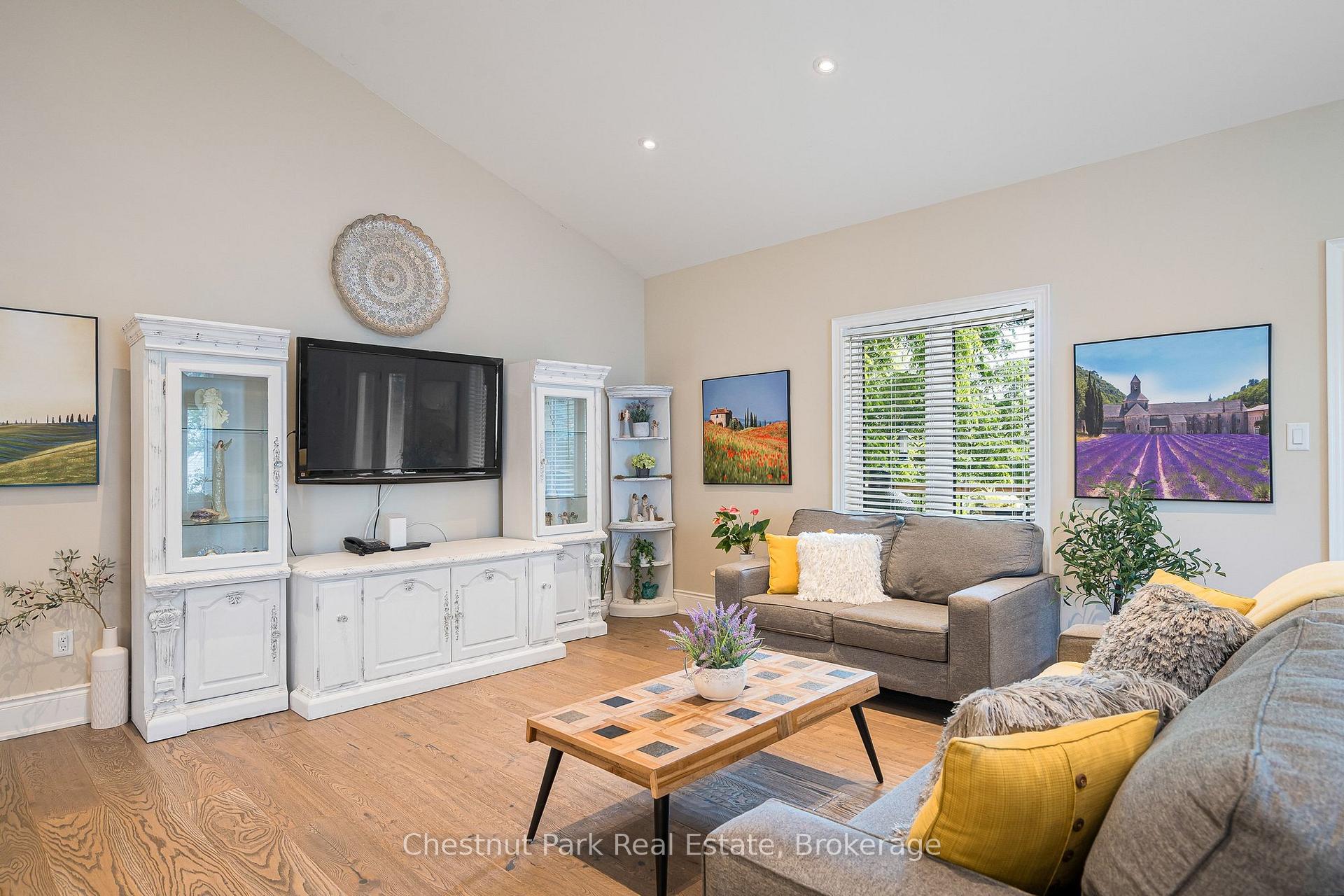 5 Bedroom Single Family Home/House's Image 16