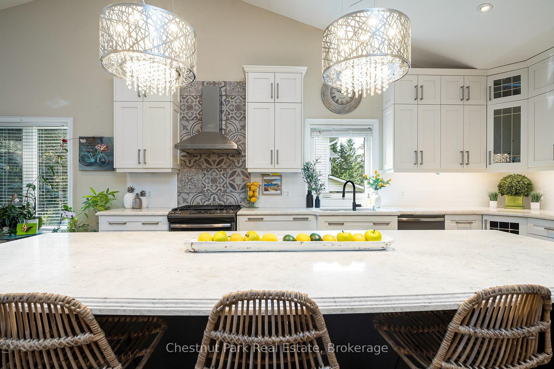 5 Bedroom Single Family Home/House's Image 13