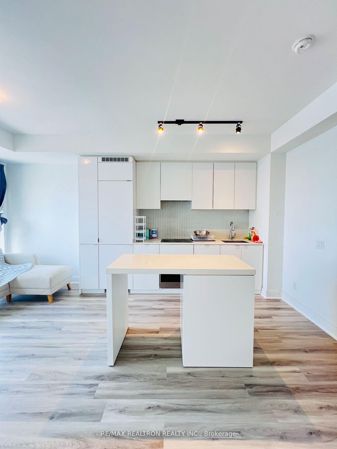 4207 - 7 Grenville Street Toronto Ontario Canada Rent residential Maya Garg Royal LePage Signature Realty, Brokerage