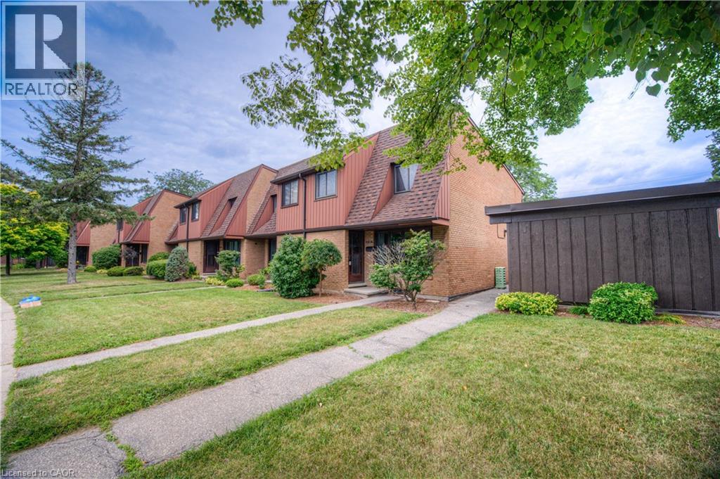 21 - 112 KINGSWOOD Drive Unit# 21 Kitchener Ontario Canada Sale residential Eva Munch RE/MAX Twin City Realty Inc., Brokerage*