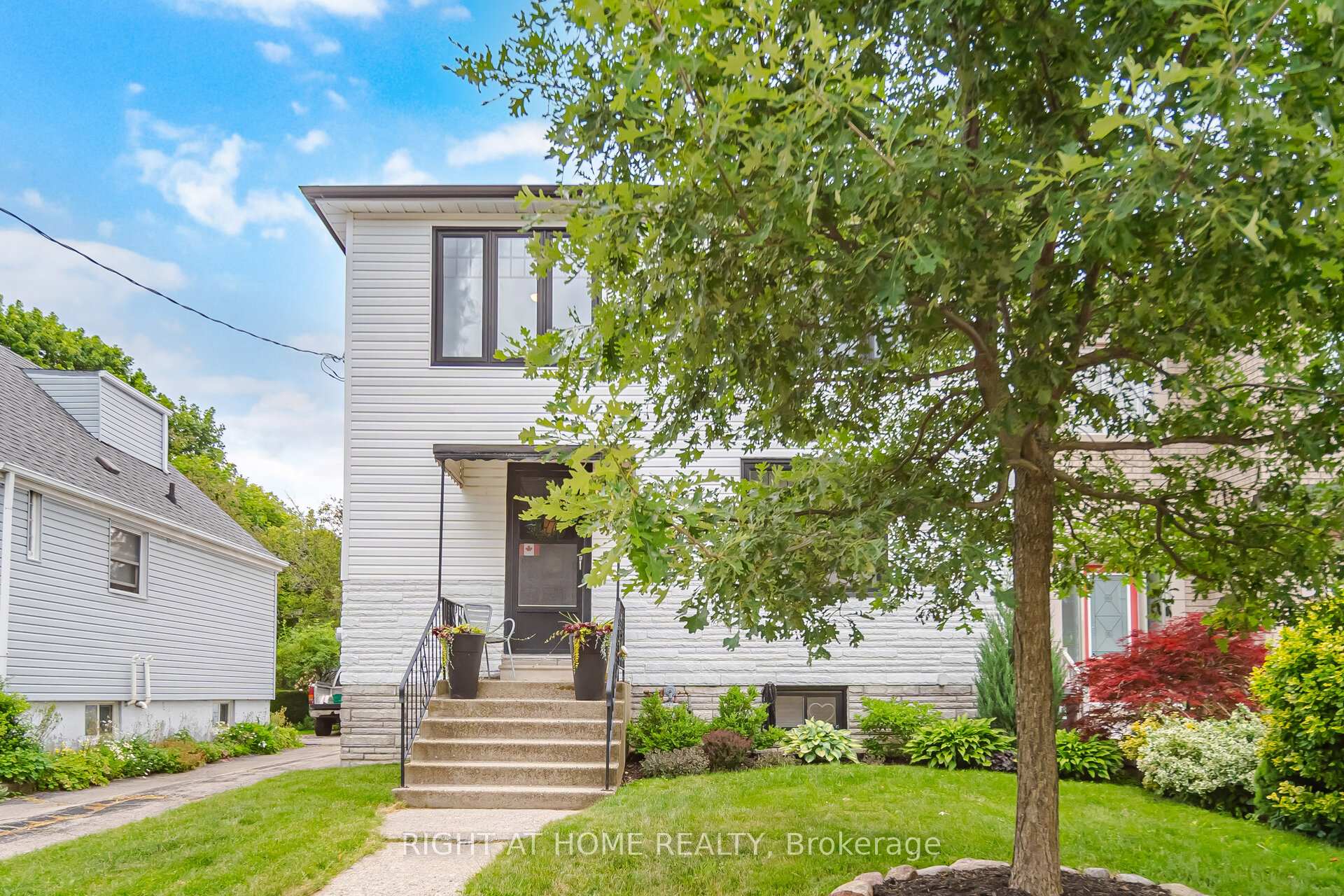 18 Vanbrugh Avenue Toronto Ontario Canada Sale residential Gamini Bandara Right at Home Realty, Brokerage*