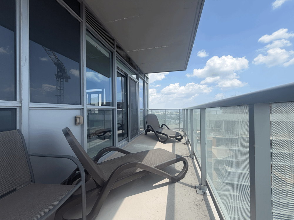2203 - 2087 Fairview St Burlington Ontario Canada Rent residential Dariusz Gudaniec Sutton Group Realty Systems Inc, Brokerage *