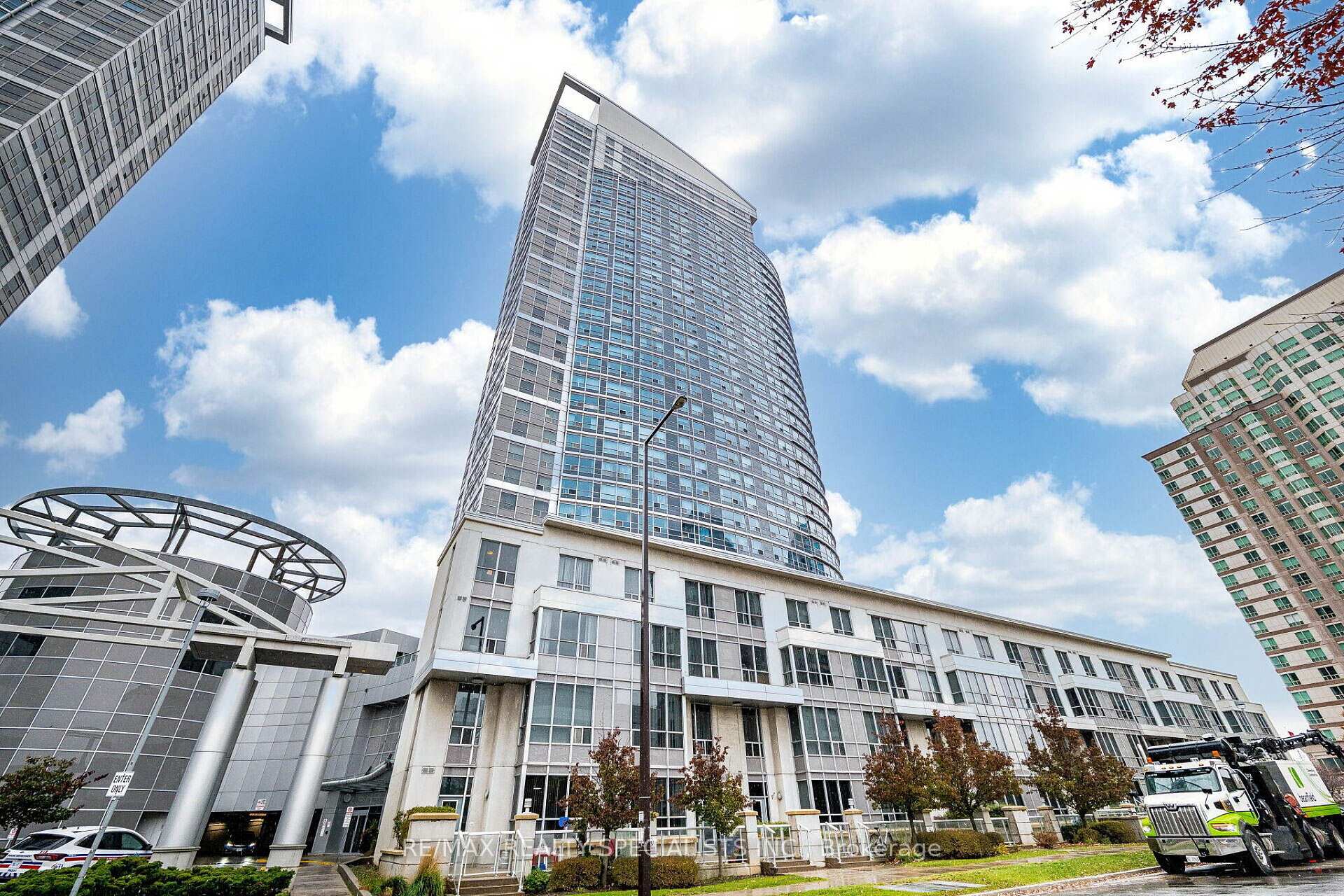 2803 - 38 Lee Centre Drive Toronto Ontario Canada Sale residential J. ANTHONY NICHOLSON RE/MAX Realty Specialists Inc., Brokerage *