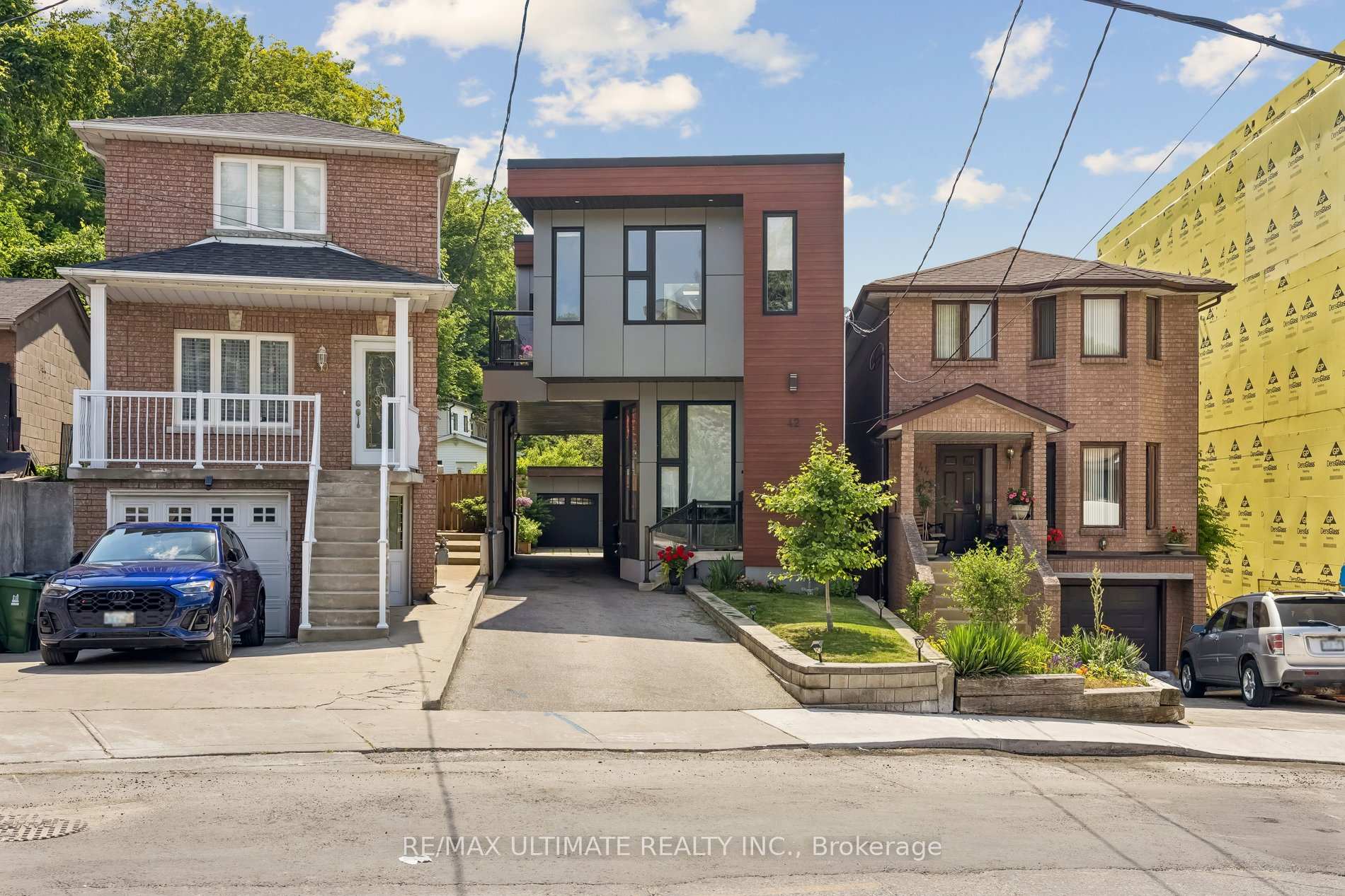 42 Ennerdale Road Toronto Ontario Canada Sale residential Gilbert Lopes RE/MAX Ultimate Realty, Brokerage *