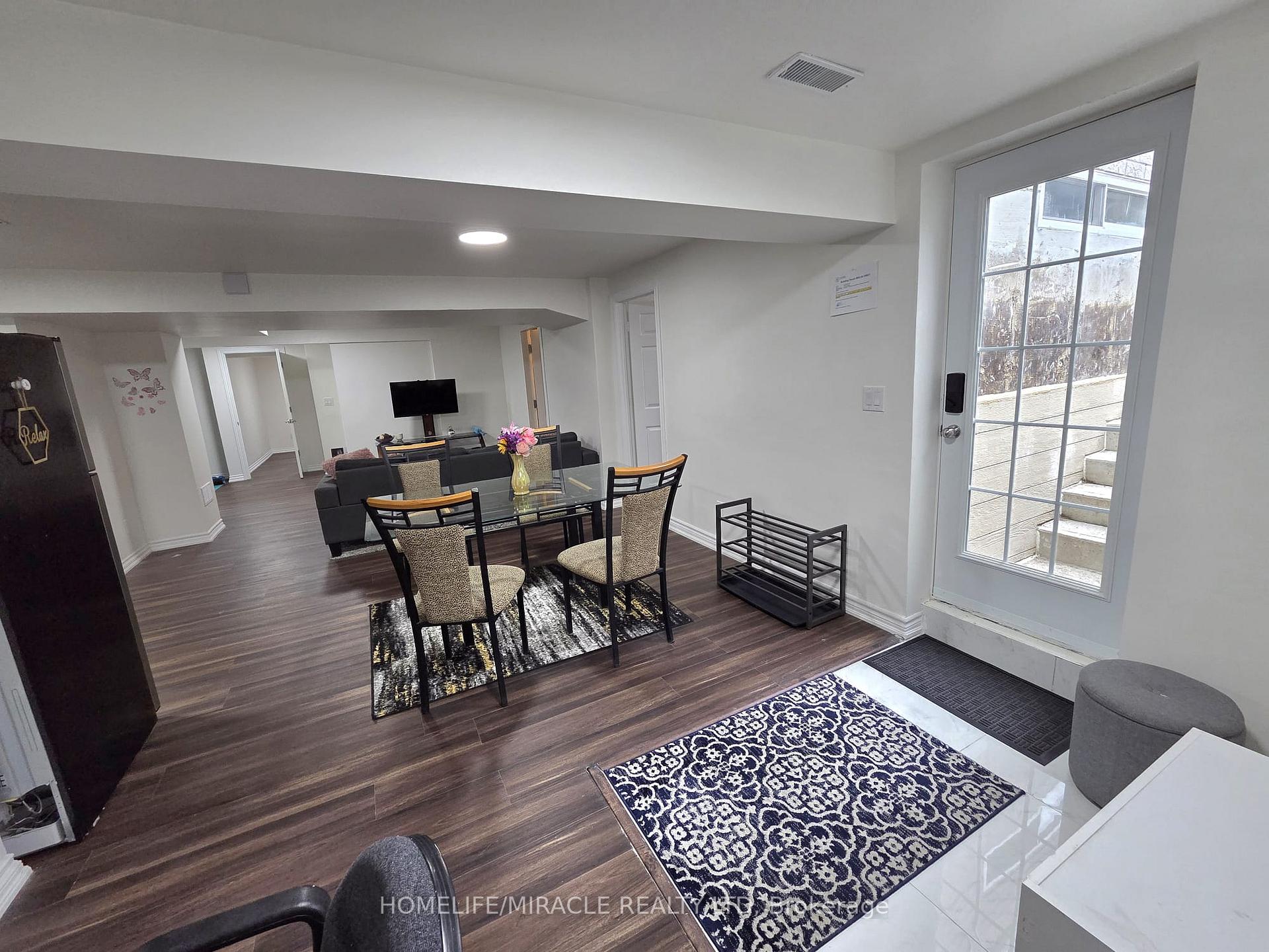 23 Thistledown Crescent Whitby Ontario Canada Rent residential Pankaj Patel HomeLife/Miracle Realty Ltd., Brokerage *
