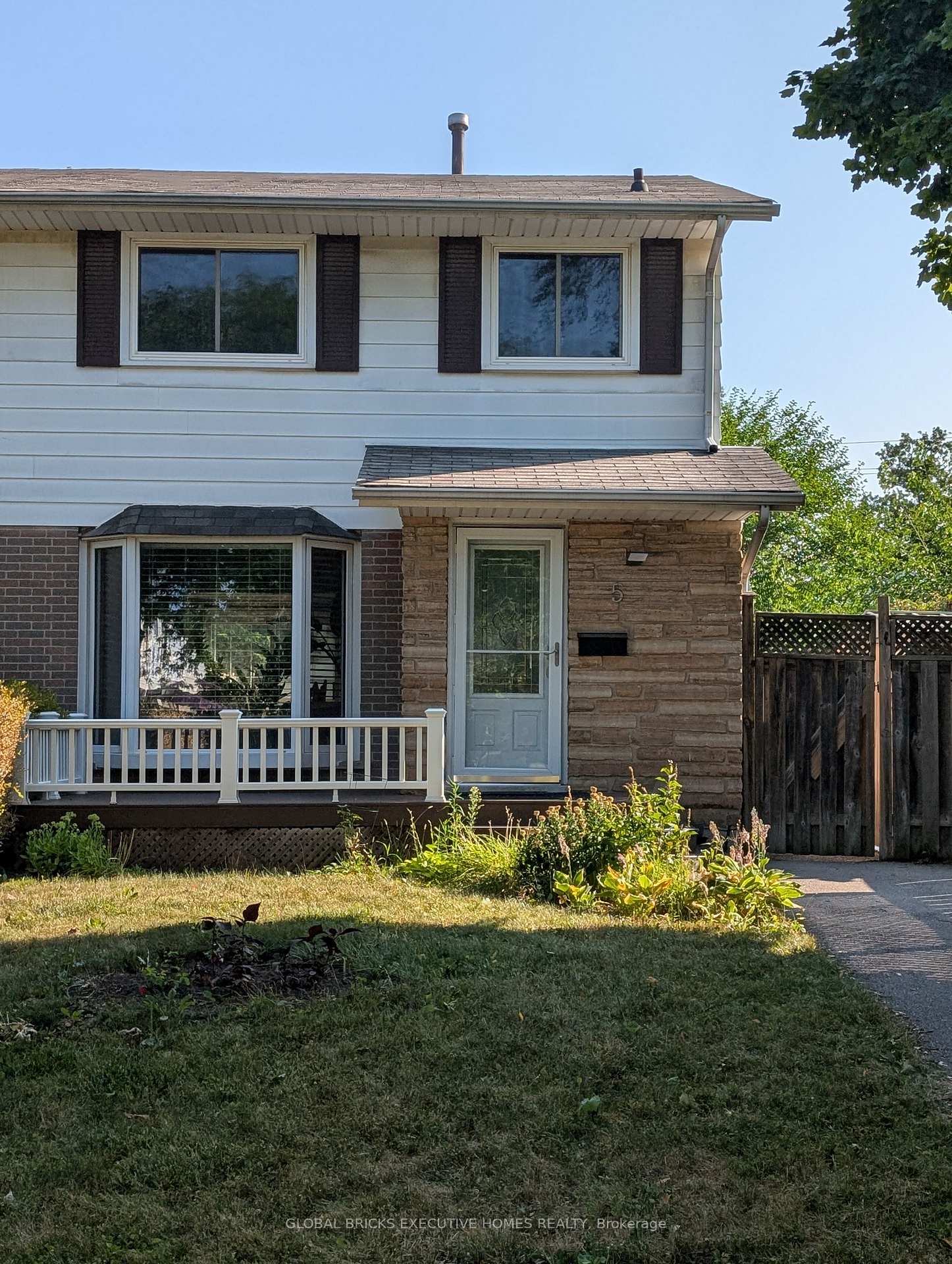 room#4 - 5 Onslow Court Oakville Ontario Canada Rent residential Muhammad Khurram iCloud Realty Ltd. 