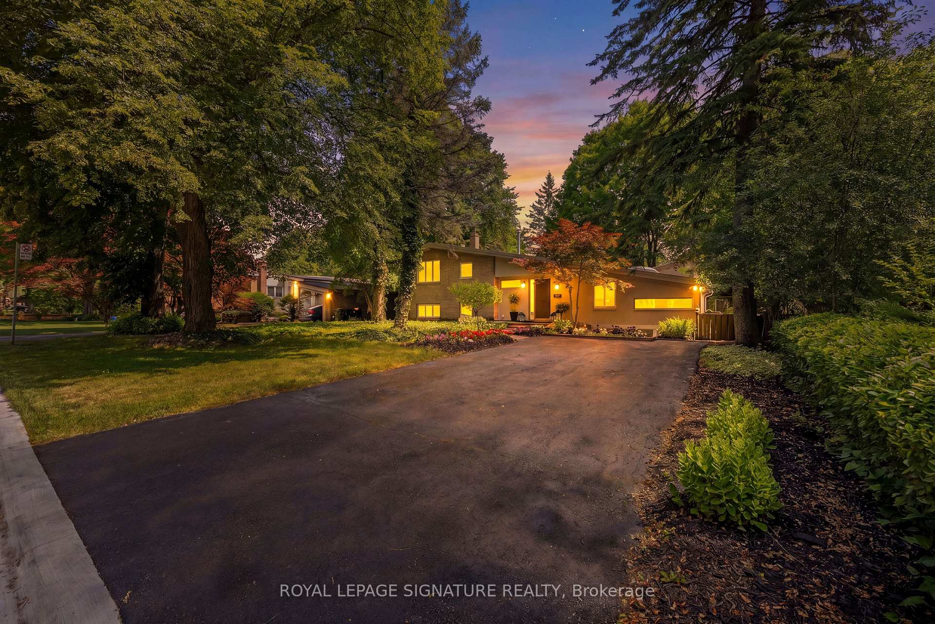 29 Farmcote Road Toronto Ontario Canada Sale residential Adele McGovern RE/MAX West Realty Inc., Brokerage *