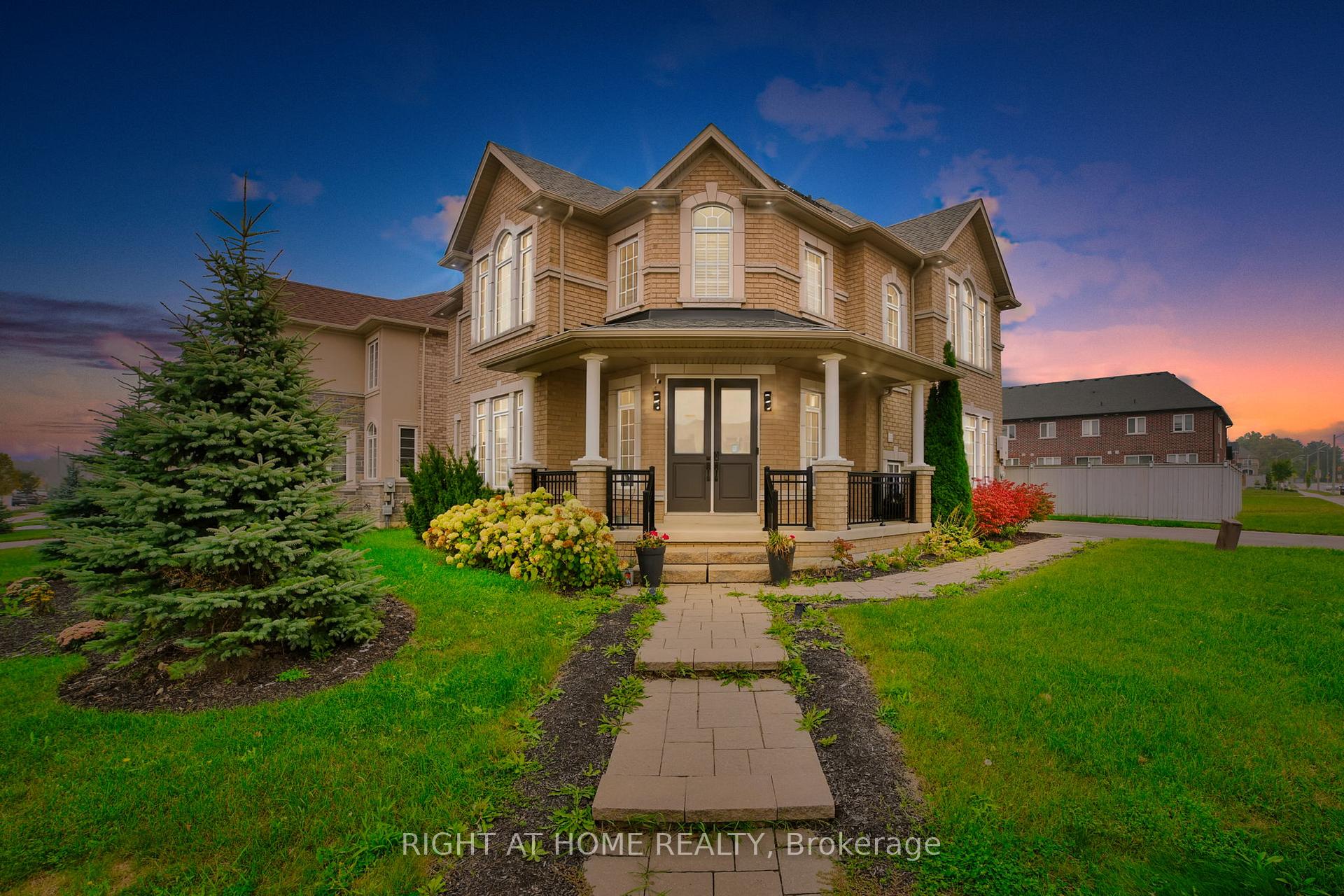 288 Raymond Road Hamilton Ontario Canada Sale residential Guido Bernal Right at Home Realty, Brokerage*