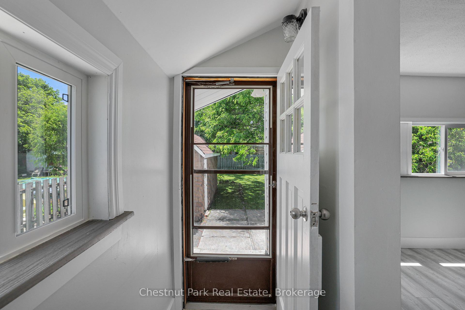 3 Bedroom Single Family Home/House's Image 33