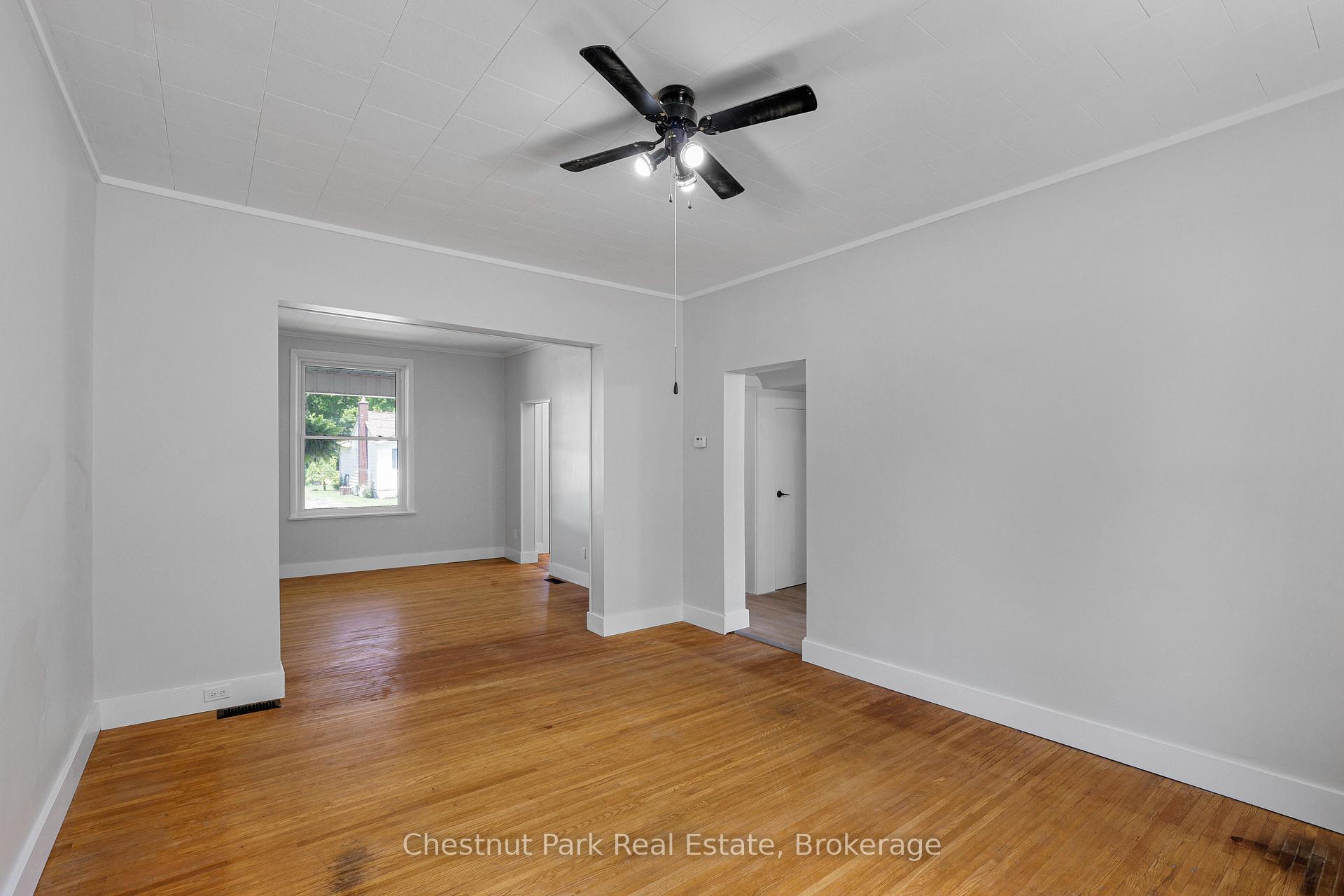 3 Bedroom Single Family Home/House's Image 12
