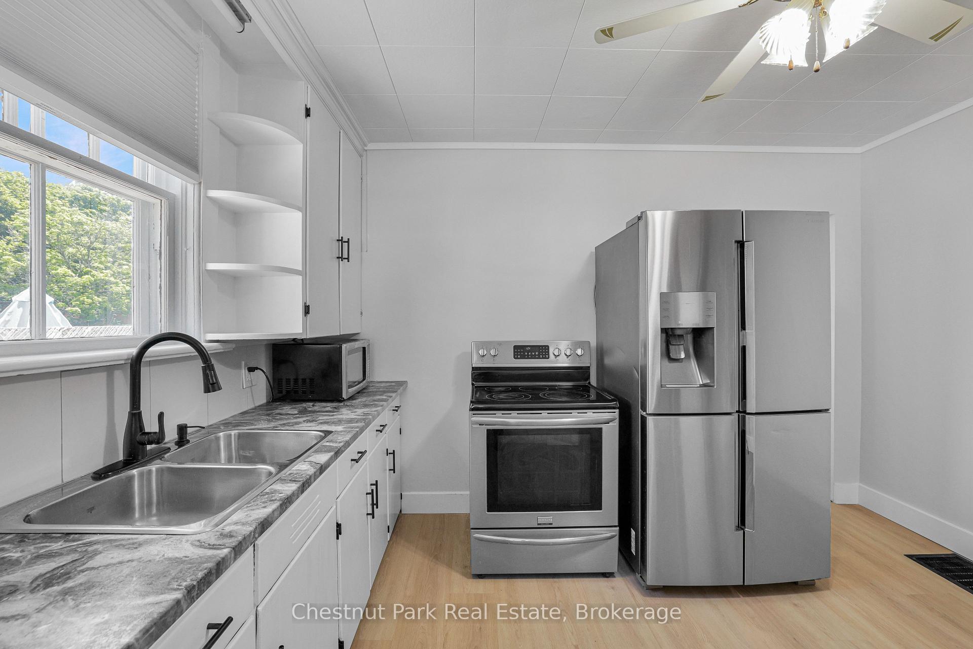 3 Bedroom Single Family Home/House's Image 16