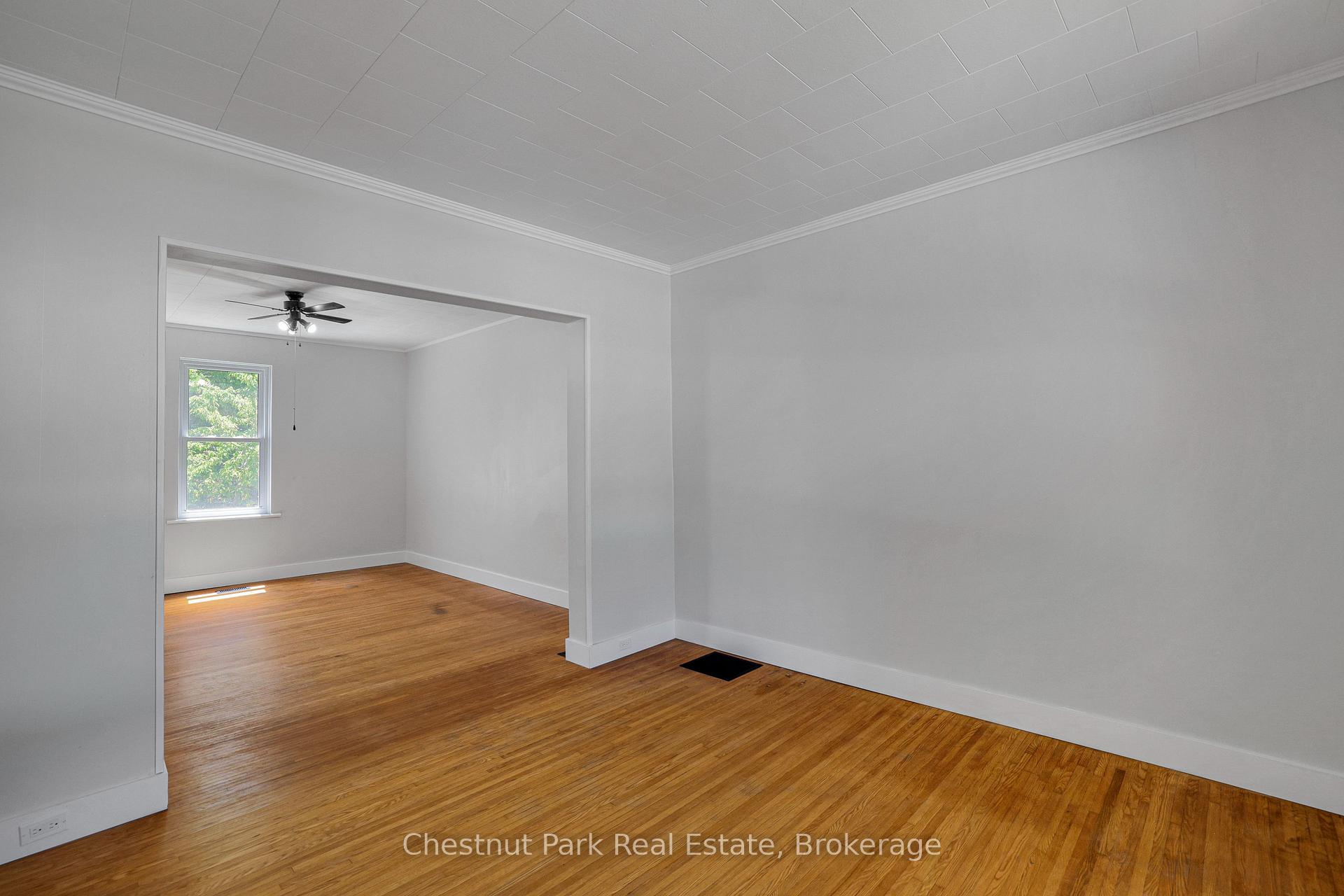 3 Bedroom Single Family Home/House's Image 8