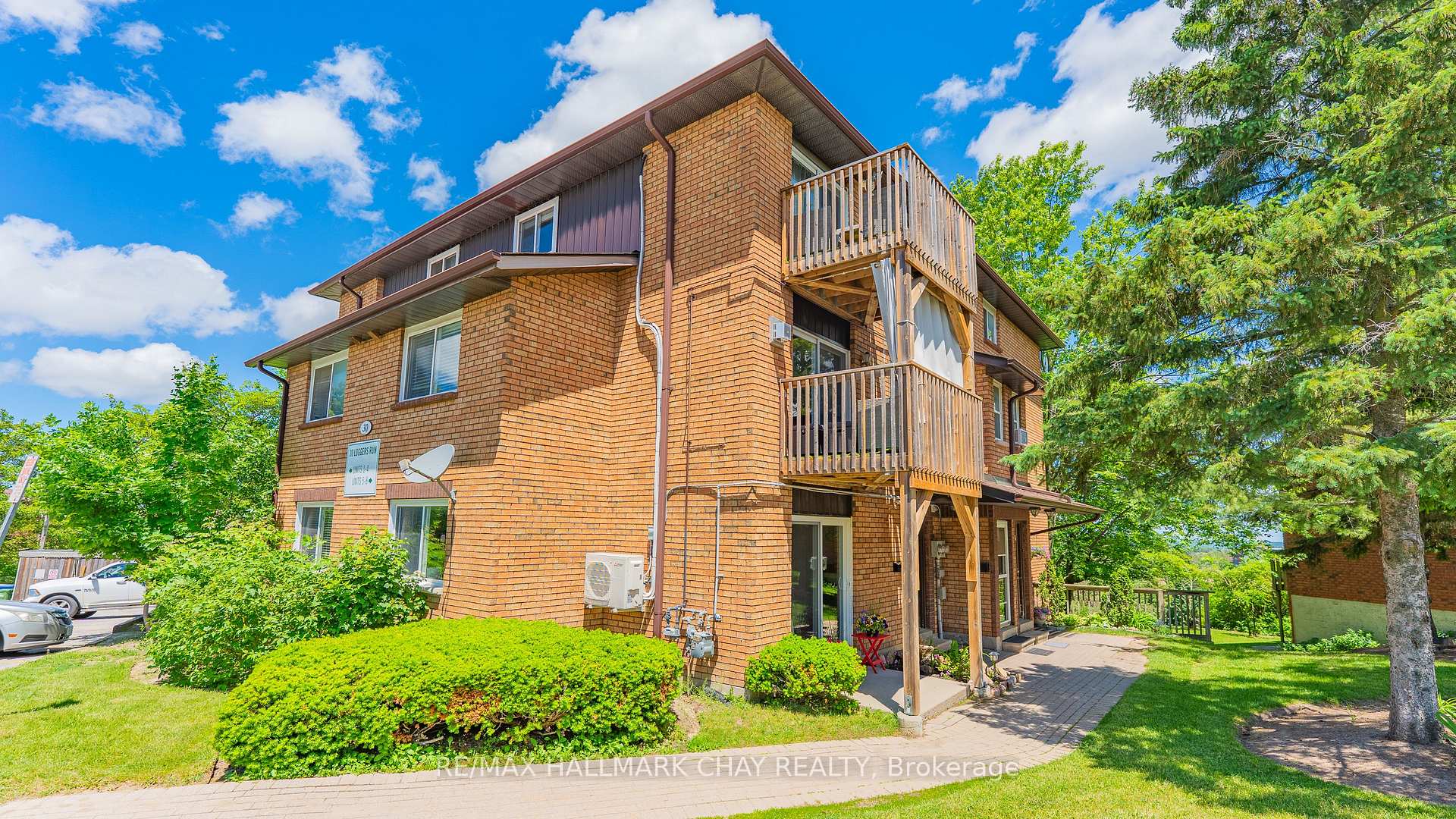 5 - 30 Loggers Run Barrie Ontario Canada Sold residential Mark Leader RE/MAX Hallmark Chay Realty, Brokerage