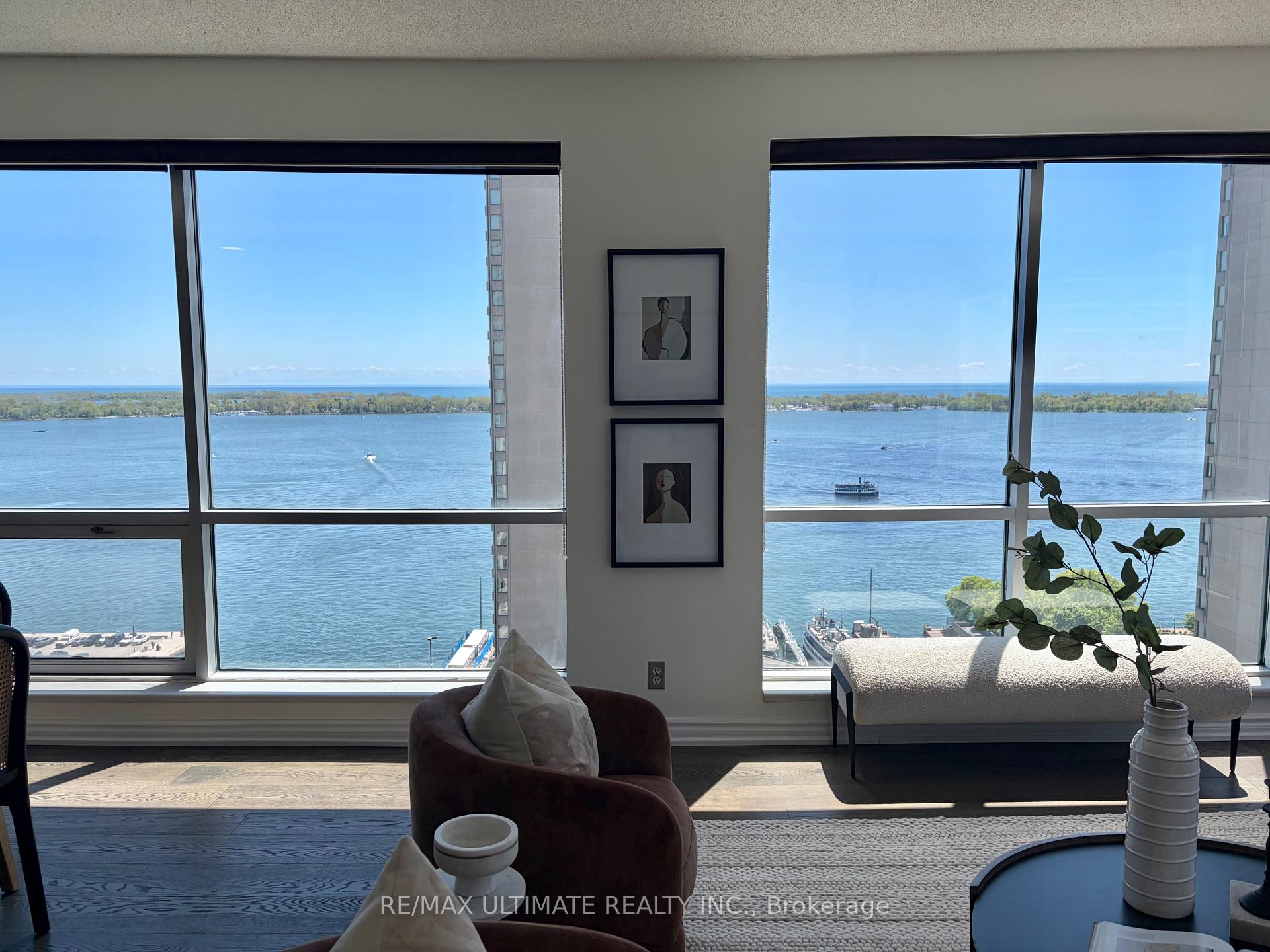 2206 - 10 Queens Quay W Toronto Ontario Canada Sale residential Gilbert Lopes RE/MAX Ultimate Realty, Brokerage *