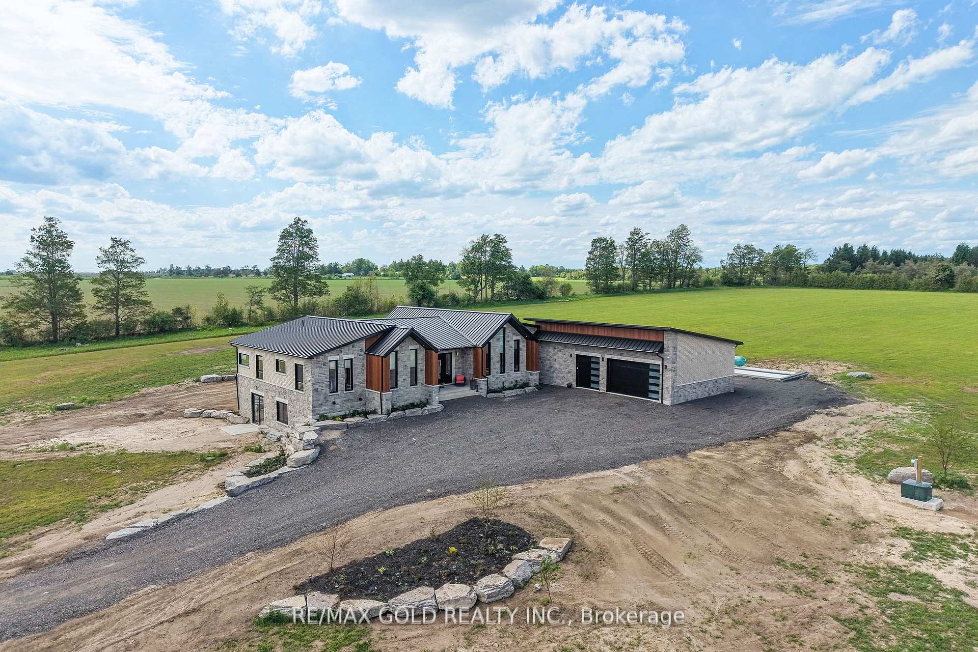 554068 Mono Amaranth Townline Amaranth Ontario Canada Sale residential RUPINDER SARKARIA REMAX Gold Realty Inc., Brokerage*