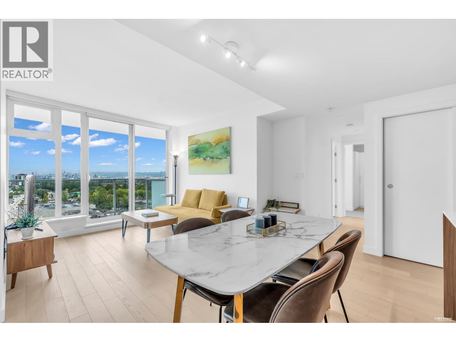1105 4638 GLADSTONE STREET Vancouver British Columbia Canada Sale residential   First Stay Realty Inc.