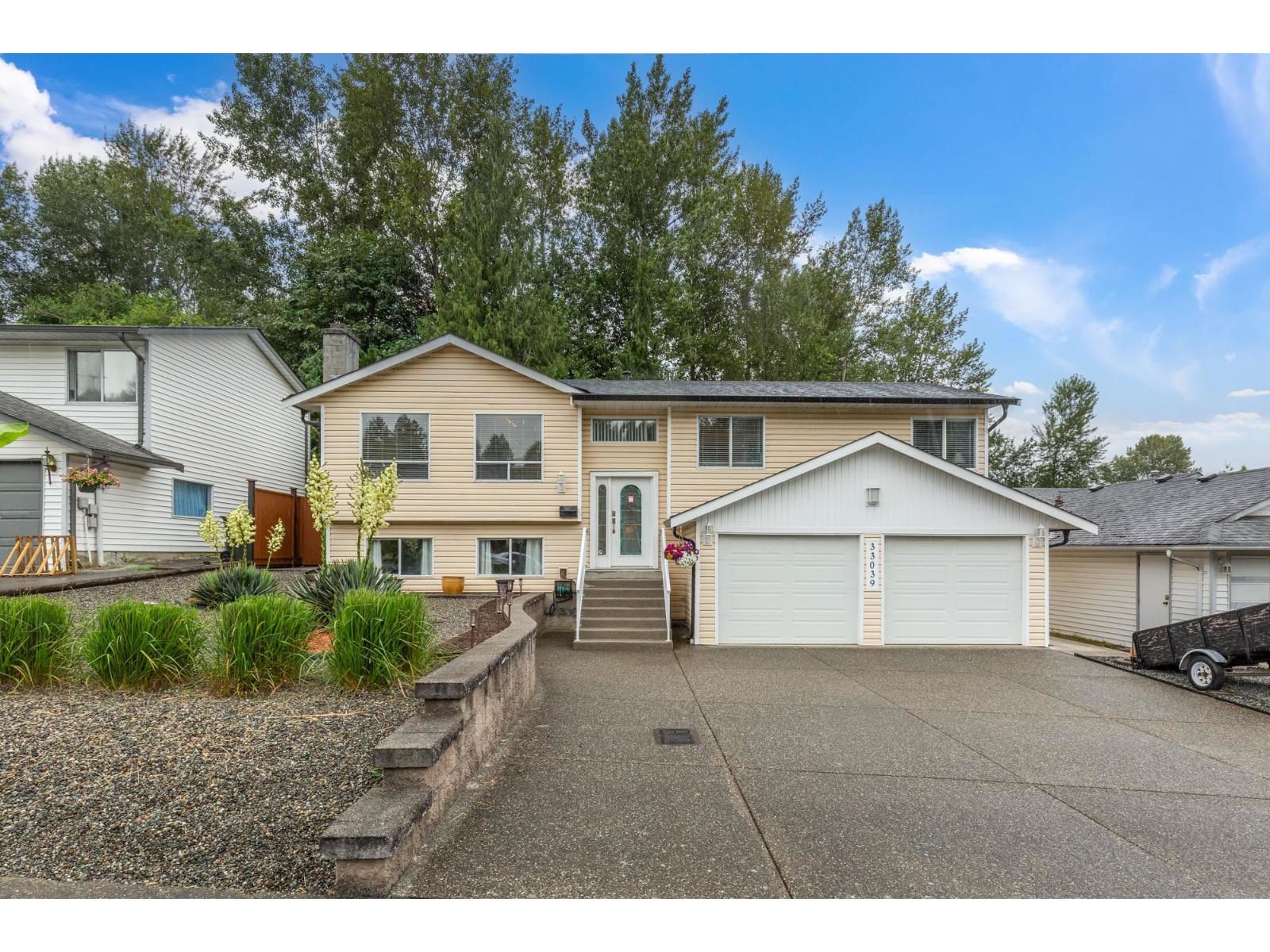 33039 MALAHAT PLACE Abbotsford British Columbia Canada Sale residential Peter Skrzyniarz HOMELIFE ADVANTAGE REALTY LTD,