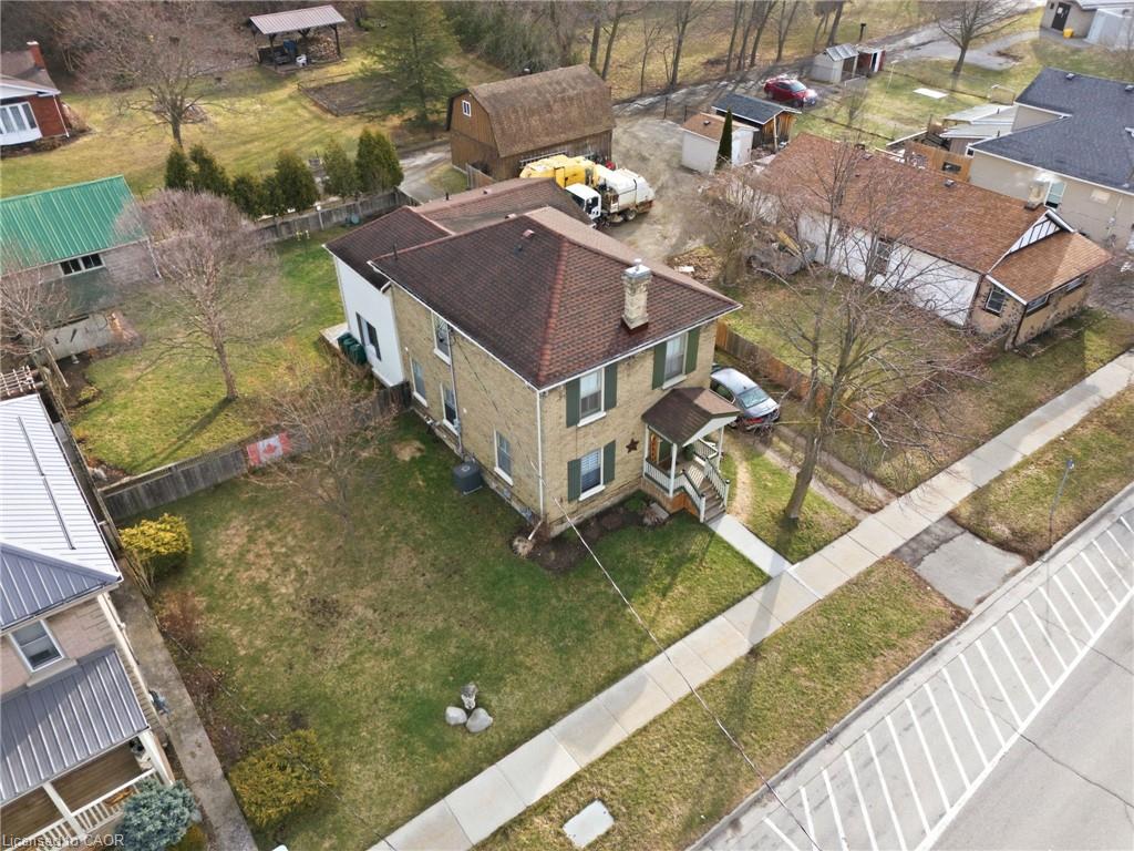 9 Willow Street Paris Ontario Canada Sale residential Mandy Roth RE/MAX TWIN CITY REALTY INC., BROKERAGE*