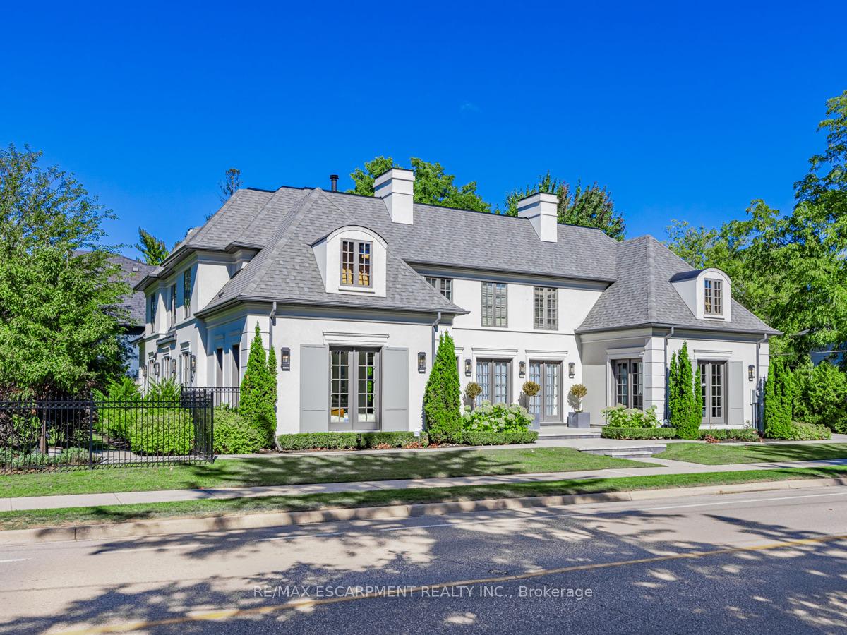 393 Maple Grove Drive Oakville Ontario Canada Sale residential Jeffrey Vella Royal LePage Realty Plus, Brokerage*