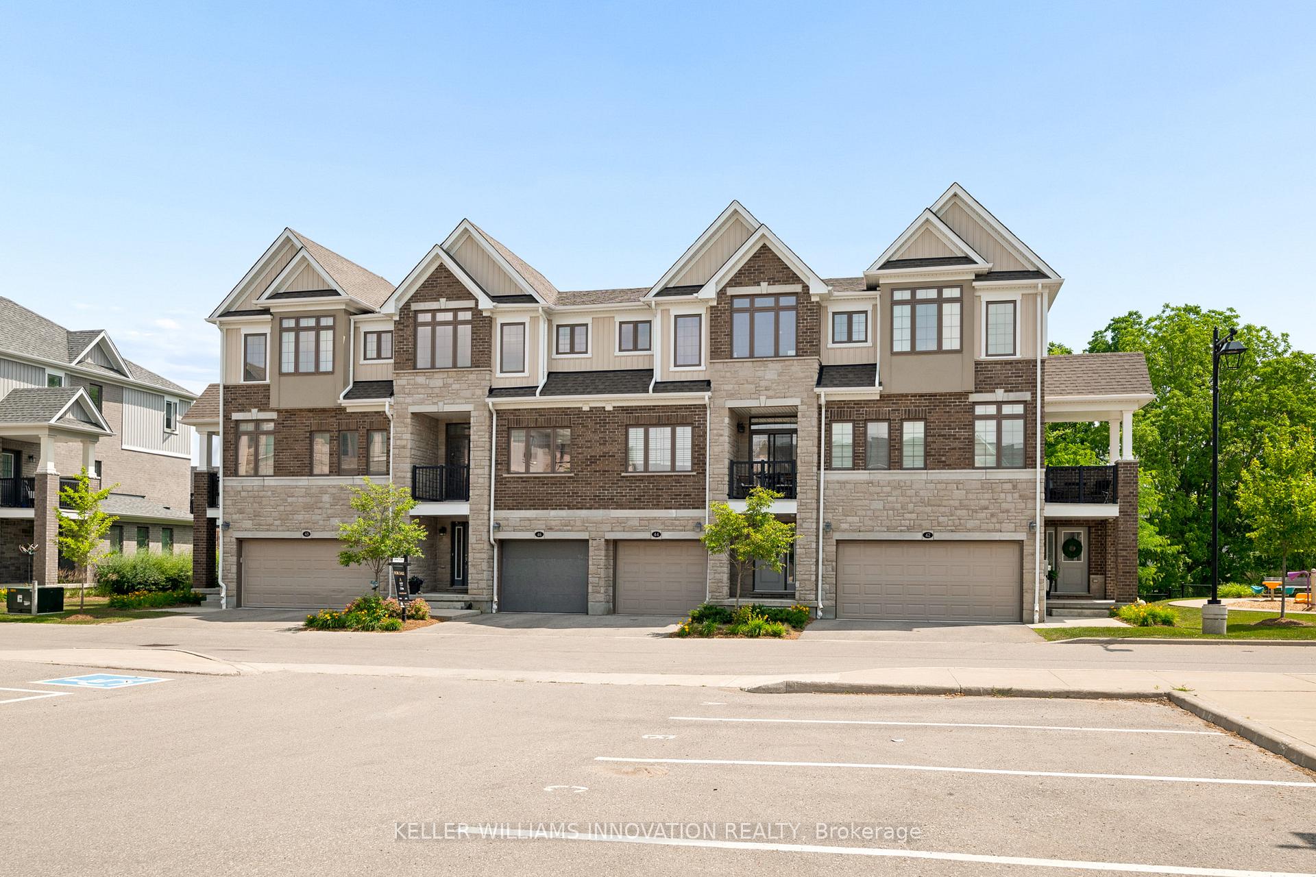 46 Bank Swallow Crescent Kitchener Ontario Canada Sale residential Eva Munch RE/MAX Twin City Realty Inc., Brokerage*