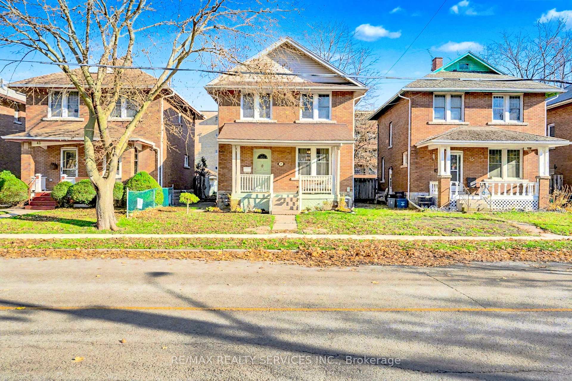 39 Fielden Avenue Port Colborne Ontario Canada Rent residential CJ Singh RE/MAX Realty Services Inc., Brokerage*