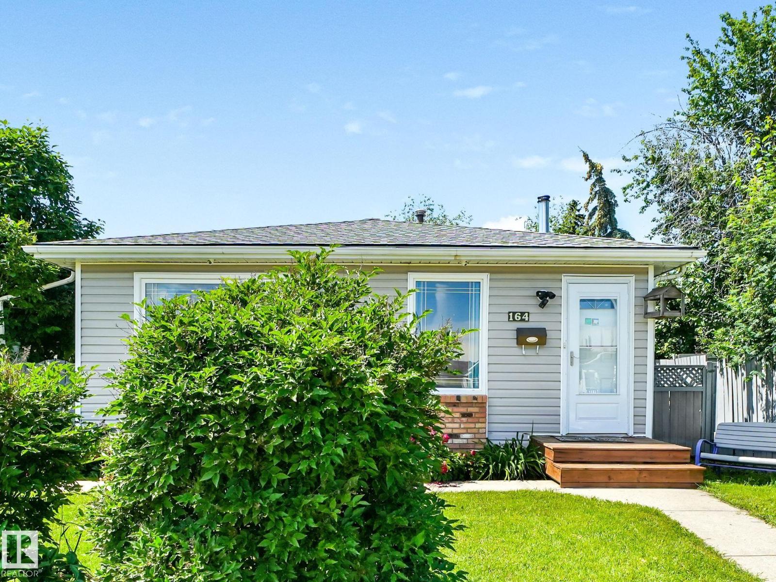 164 WARWICK RD NW Edmonton Alberta Canada Sale residential Ken Knudsen RE/MAX Elite