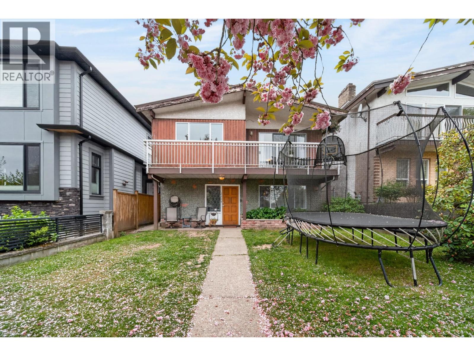 2258 WENONAH STREET Vancouver British Columbia Canada Sale residential   First Stay Realty Inc.
