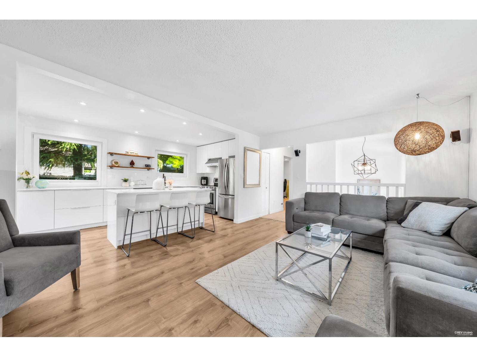 35365 SELKIRK AVENUE Abbotsford British Columbia Canada Sale residential Peter Skrzyniarz HOMELIFE ADVANTAGE REALTY LTD,
