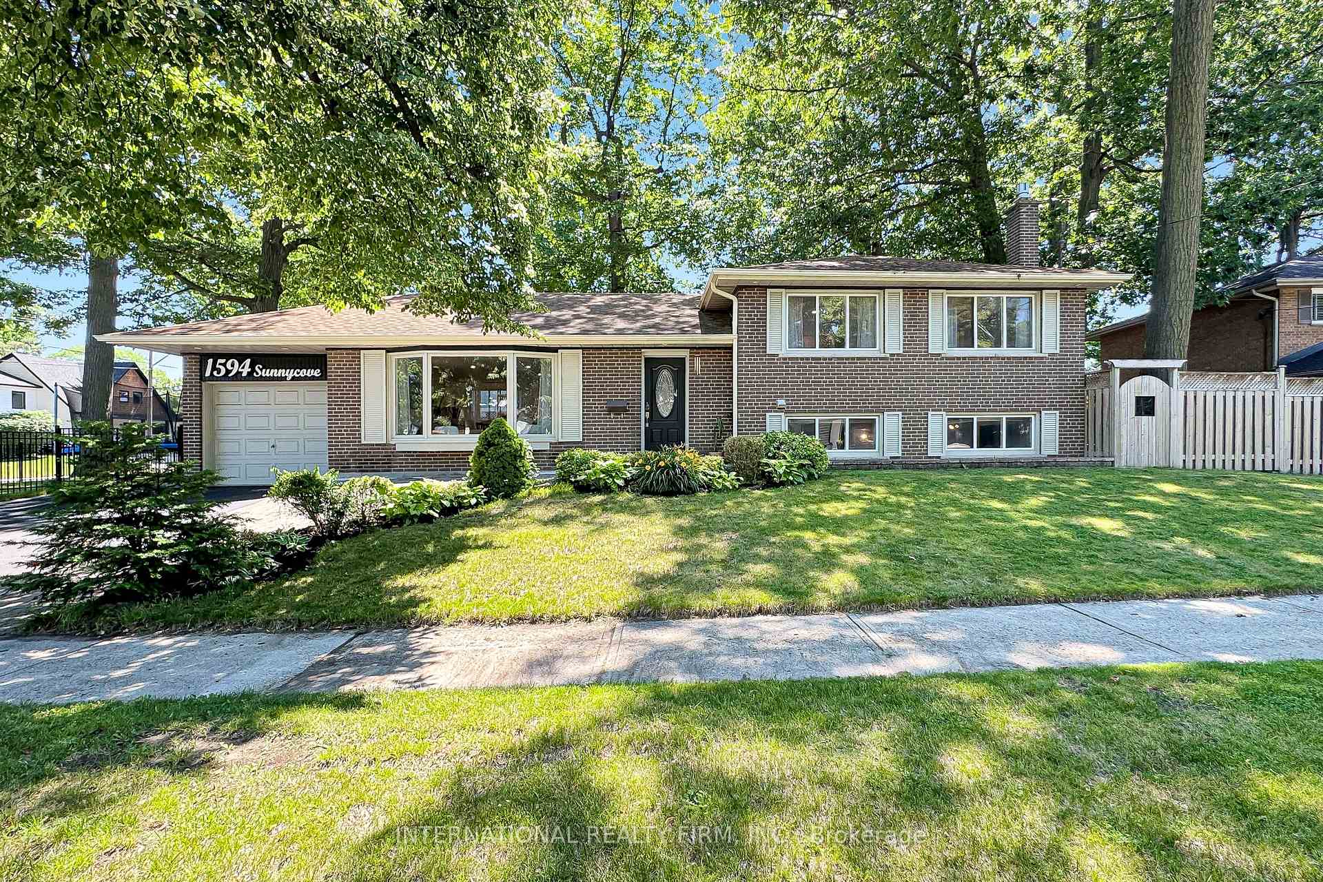 1594 Sunnycove Drive Mississauga Ontario Canada Sale residential Dave Wilson Right at Home Realty, Brokerage*