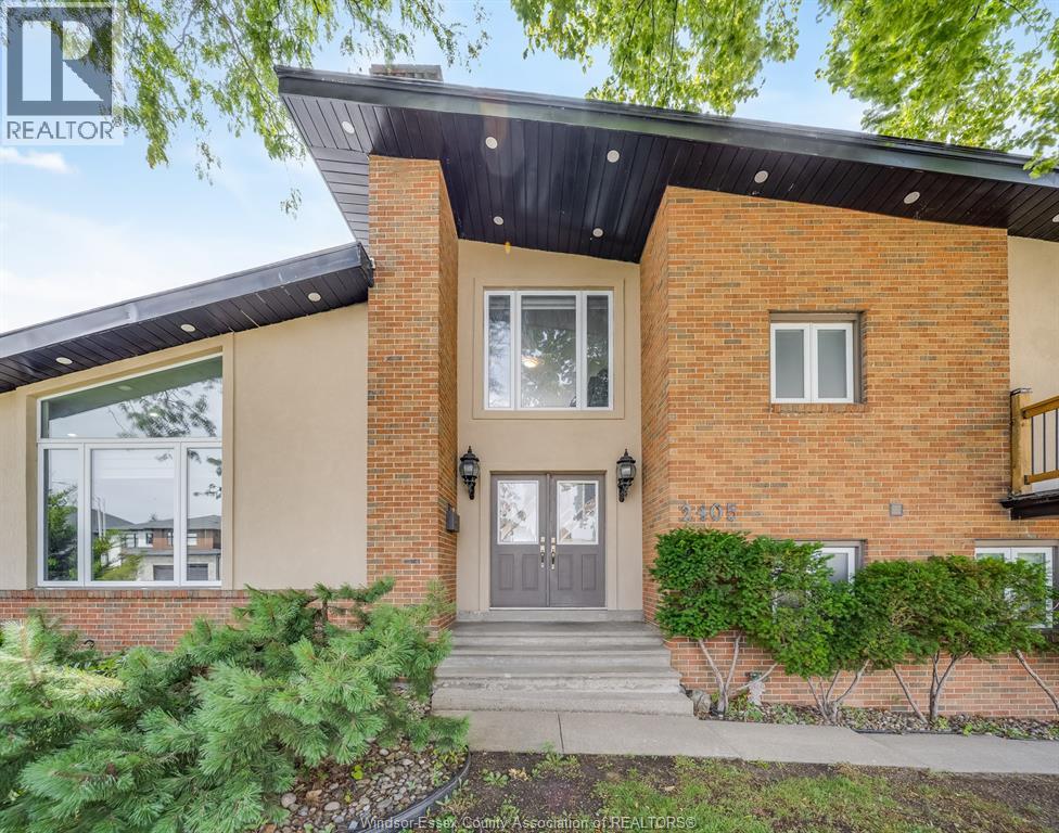 2405 ROXBOROUGH BOULEVARD Windsor Ontario Canada Sale residential Nevena Malivuk Right at Home Realty, Brokerage*