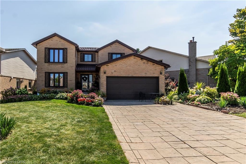 15 Bourbon Crt  hamilton Ontario Canada Sold residential Ishan Munjal HomeLife Silvercity Realty Inc., Brokerage*