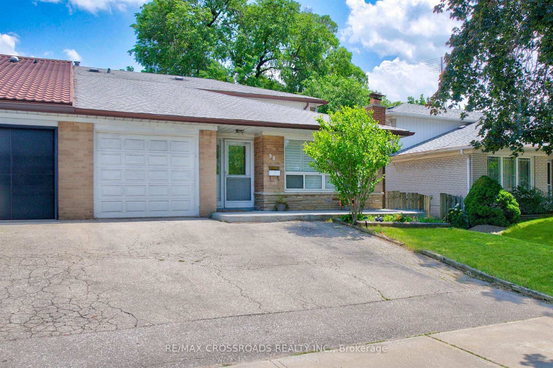 98 Willowridge Road Toronto Ontario Canada Sale residential   RE/MAX CROSSROADS REALTY INC. Brokerage