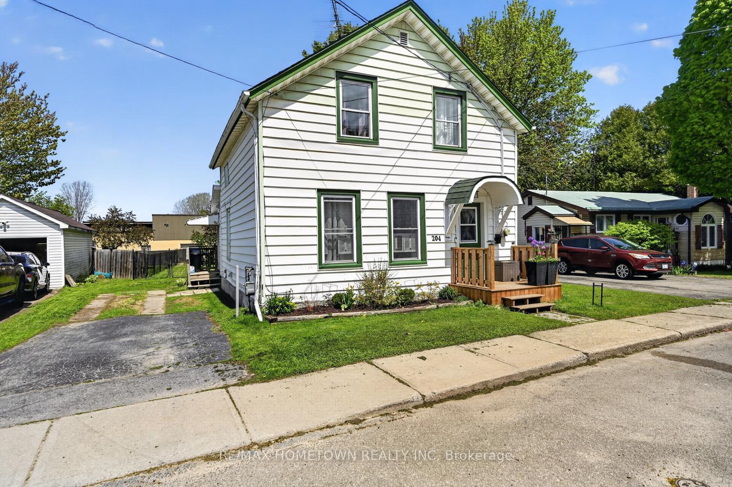 204 Wood Street E Prescott Ontario Canada Sale residential Lea Wouters Right at Home Realty, Brokerage*