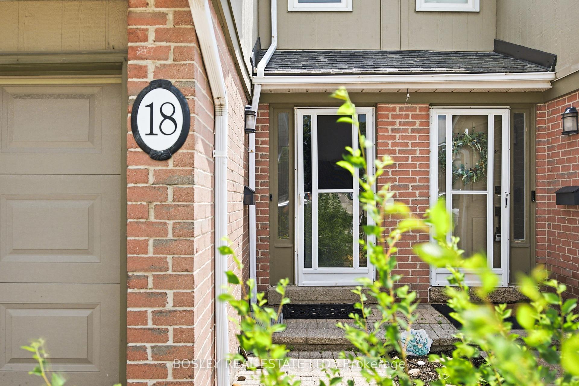 18 - 3079 Fifth Line W Mississauga Ontario Canada Sale residential Mary Kapches Bosley Real Estate, Brokerage *