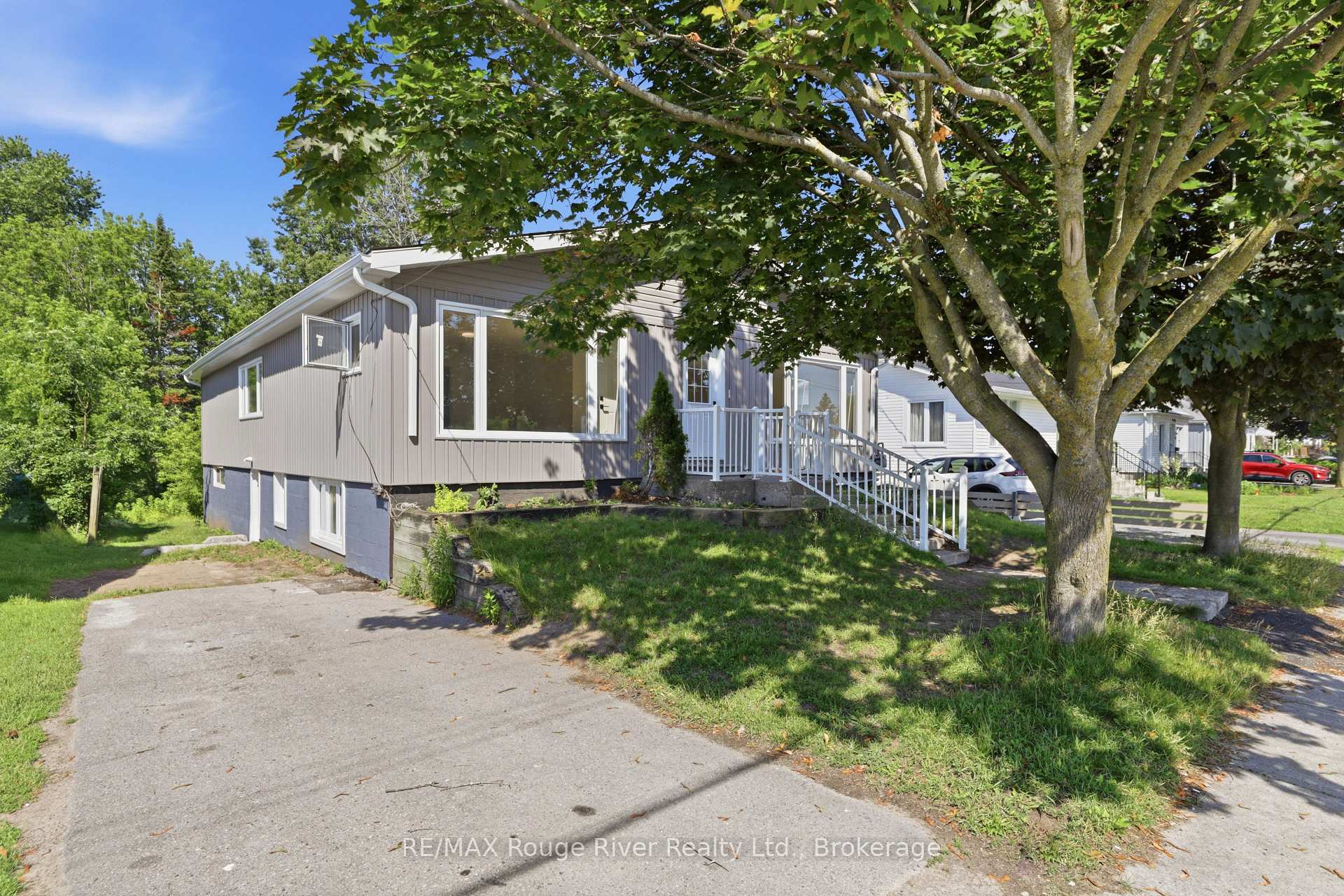 Unit A - 144 Macdonald Avenue Belleville Ontario Canada Rent residential Paul FRIGAN RE/MAX Rouge River Realty Ltd., Brokerage *