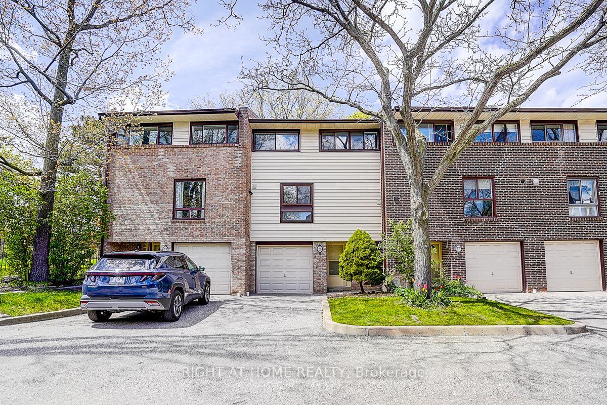 26 - 2020 South Millway Mississauga Ontario Canada Sale residential Angela Wong Right at Home Realty, Brokerage*