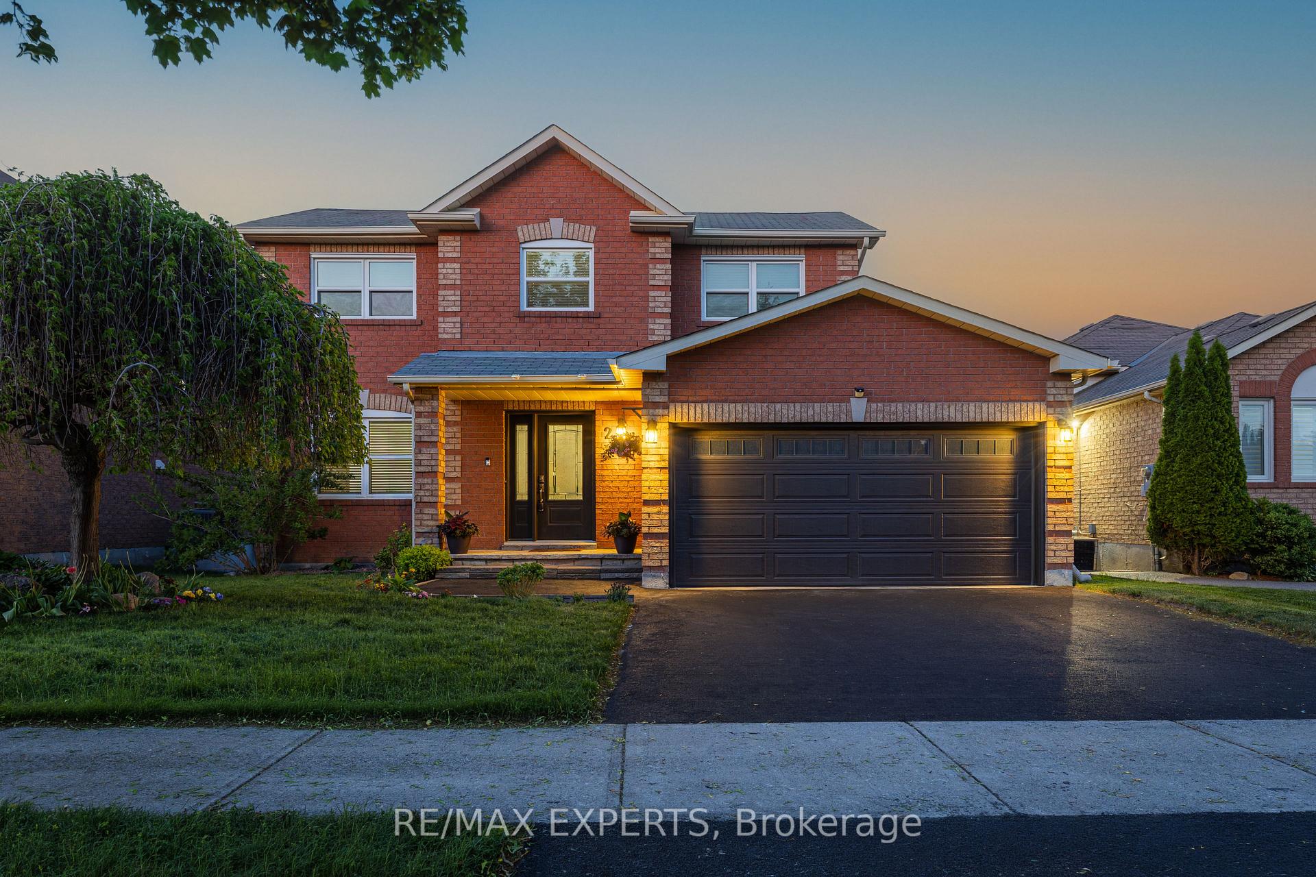 213 Melbourne Drive Bradford West Gwillimbury Ontario Canada Sale residential SUZETTE THOMPSON Re/Max Experts, Brokerage*