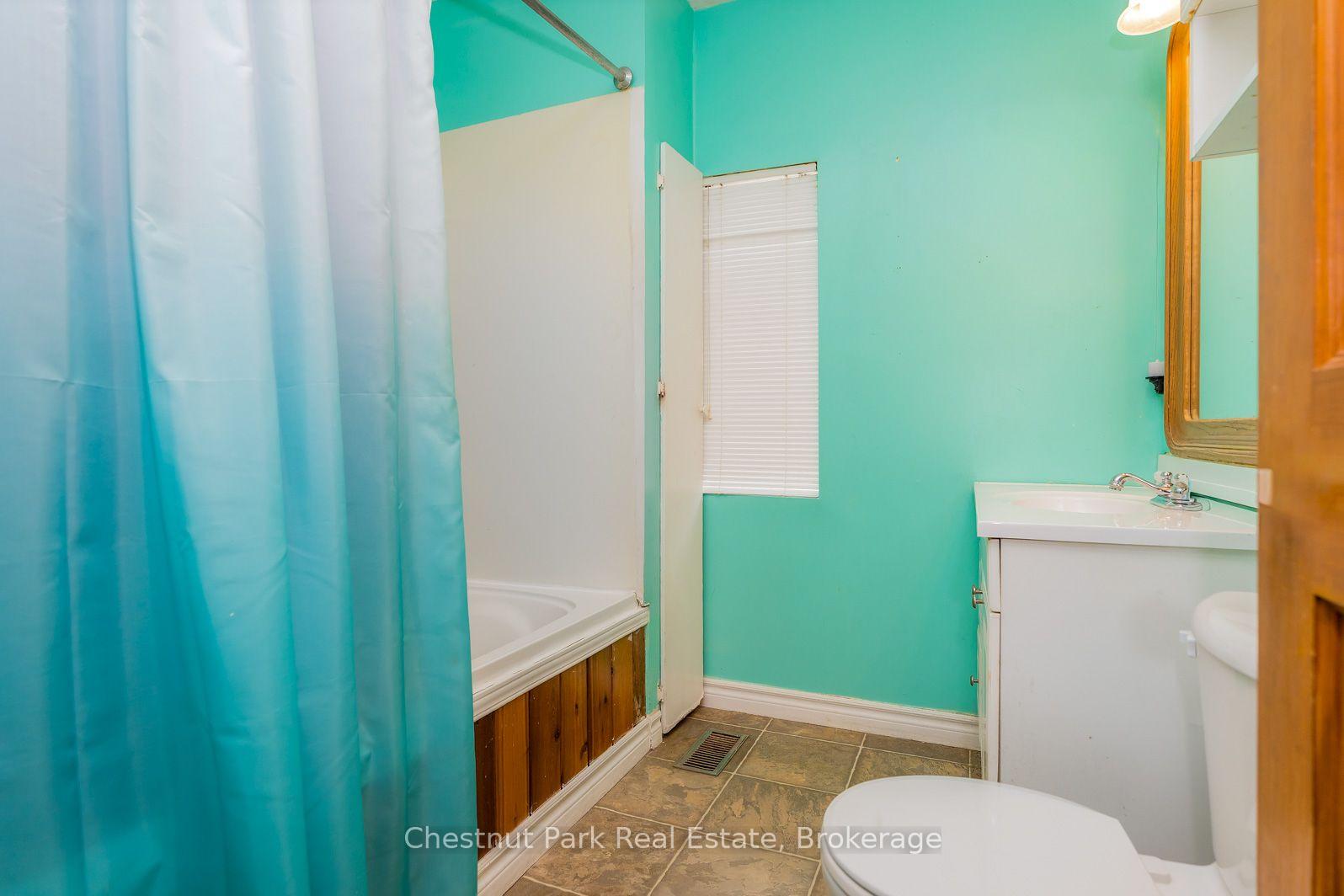 4 Bedroom Single Family Home/House's Image 19