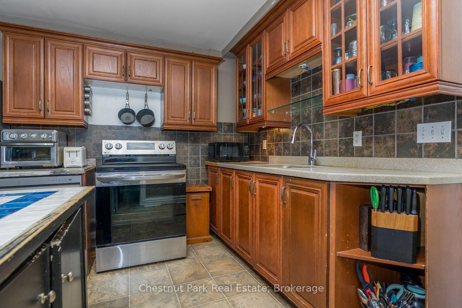 4 Bedroom Single Family Home/House's Image 17