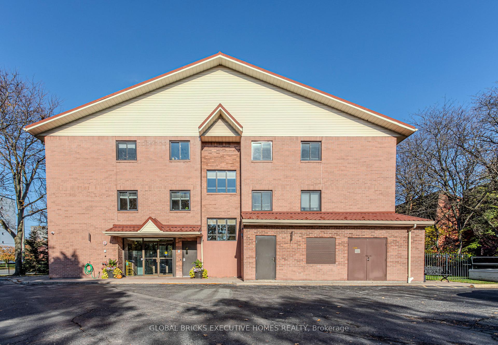 102 - 1275 Cornerbrook Place Mississauga Ontario Canada Rent residential   Global Bricks Executive Homes Realty, Brokerage