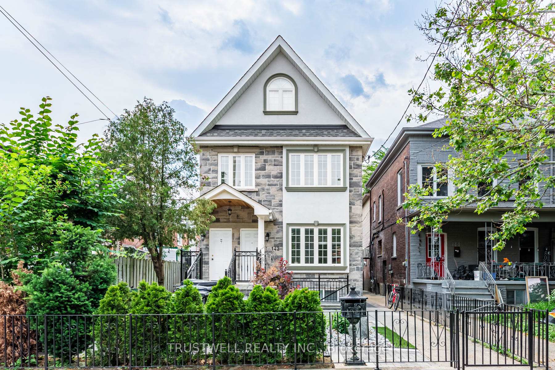 142 Borden Street Toronto Ontario Canada Sale residential   TRUSTWELL REALTY INC. Brokerage