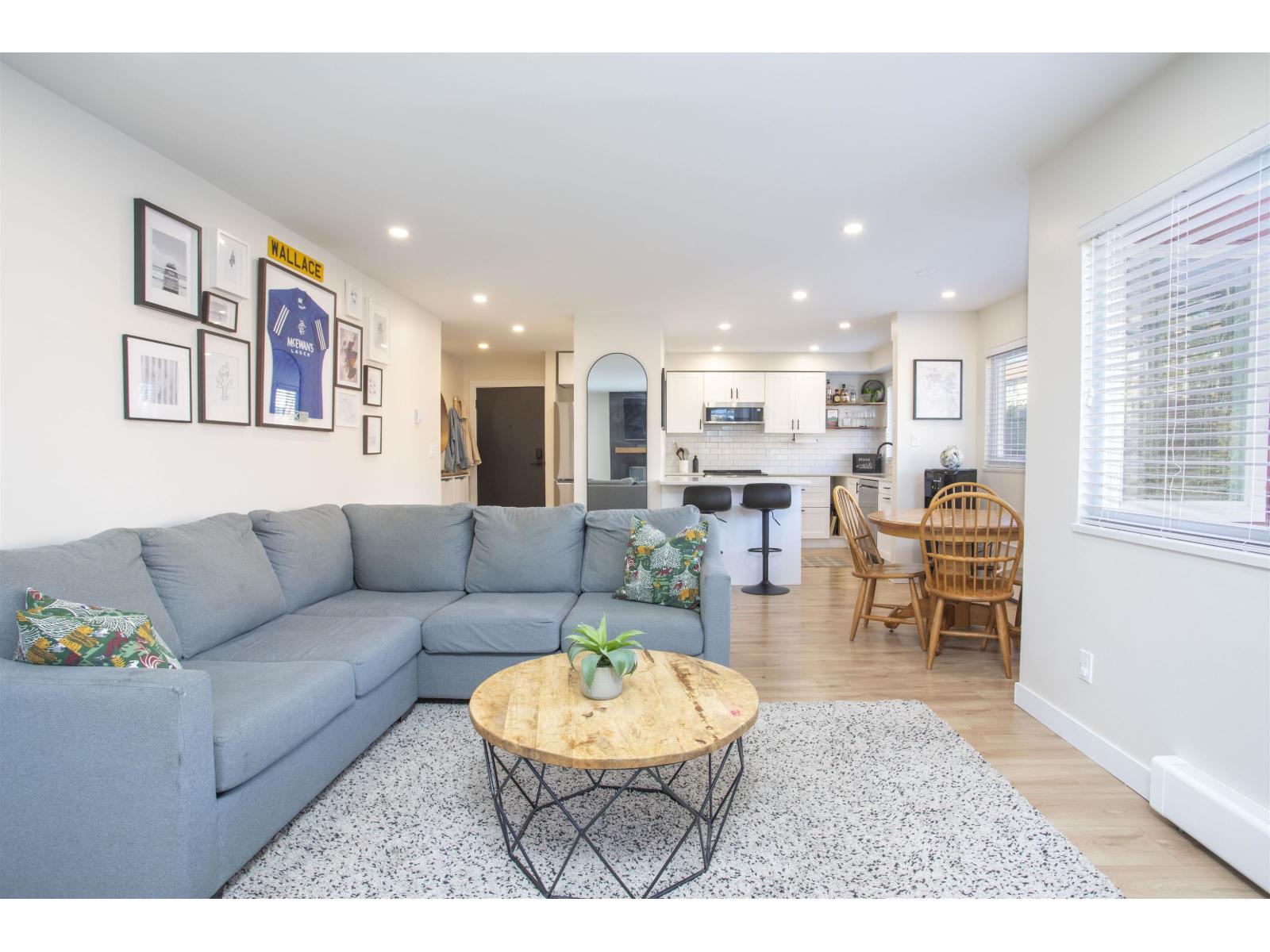 202 1381 MARTIN STREET White Rock British Columbia Canada Sale residential Cindy Poppy HomeLife Benchmark Realty Corp.