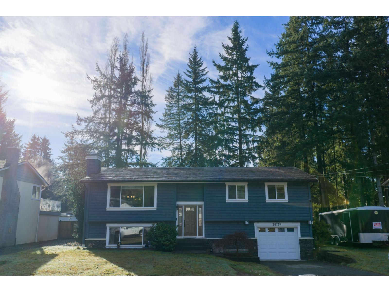 20754 39A AVENUE Langley British Columbia Canada Sale residential Gonzalo Santos PREC Real Broker B.C. Ltd.