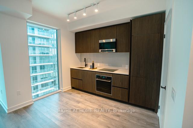 3003 - 117 Broadway Avenue Toronto Ontario Canada Rent residential George Mitropoulos Right at Home Realty, Brokerage*