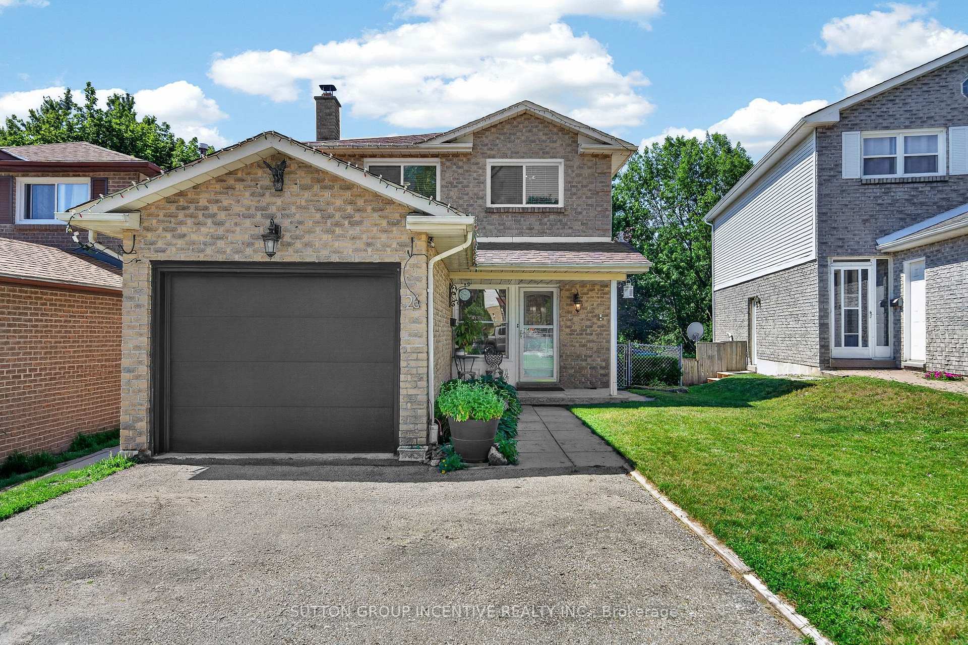 26 Fox Run Barrie Ontario Canada Sale residential   Sutton Group Incentive Realty Inc.,Brokerage*