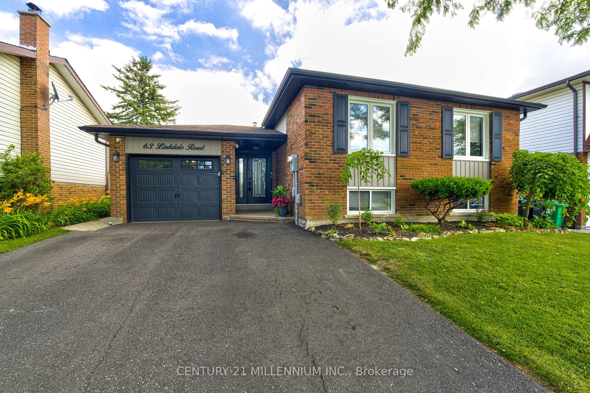 63 Linkdale Road Brampton Ontario Canada Sale residential Taeko Yamanouchi CENTURY 21 MILLENNIUM INC.