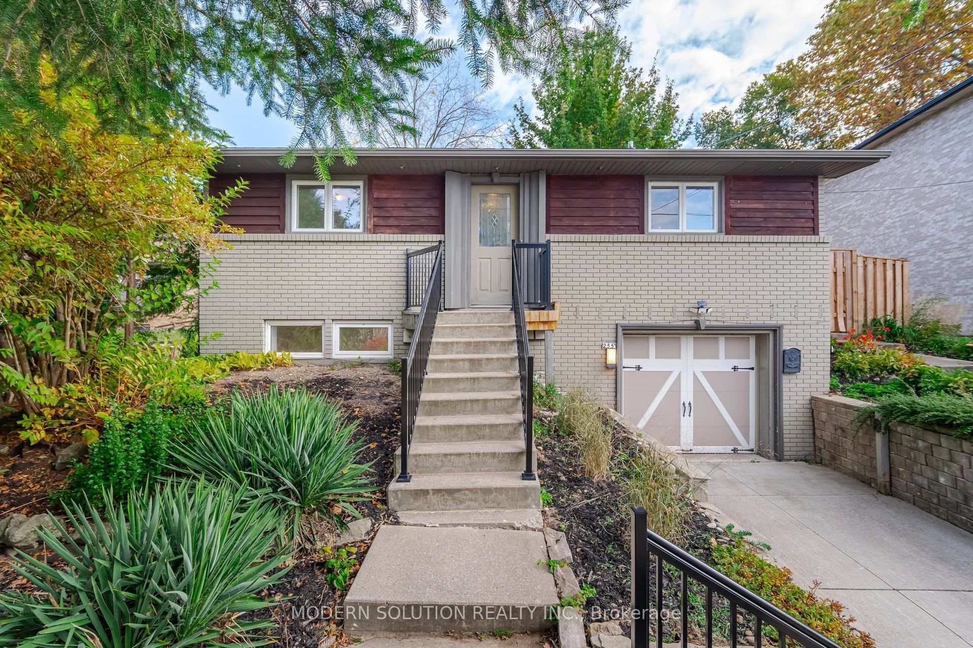 2557 Mindemoya Road Mississauga Ontario Canada Sale residential Majid Golchini Modern Solution Realty Inc., Brokerage*