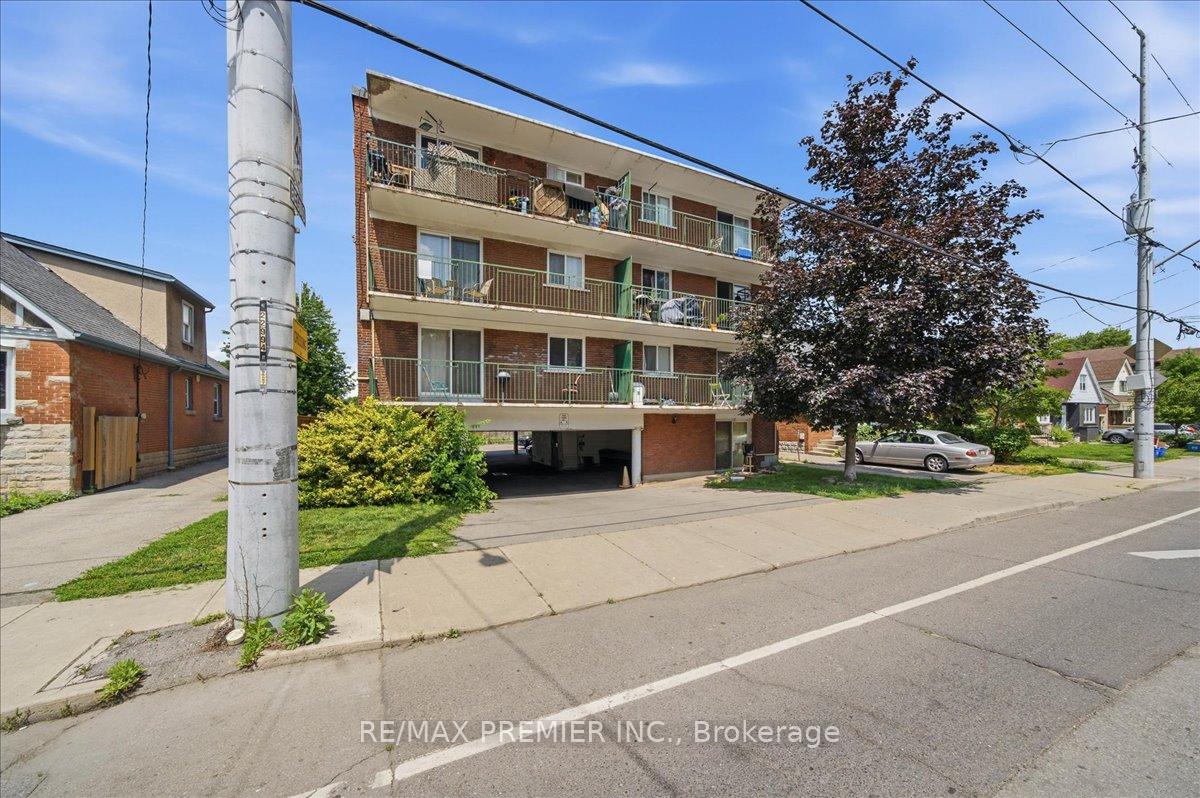 214 Wentworth Street S Hamilton Ontario Canada Sale commercial LYUDMYLA AFANASIYADI RE/MAX PREMIER INC. Brokerage*